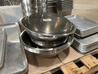 Used MIXED LOT OF STAINLESS STEEL RESTAURANT EQUIPMENT Pans Michigan US | Miedema Asset Management Group #1761559