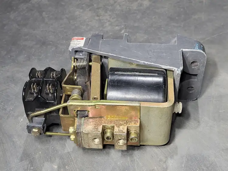Used SIEMENS 14-193-100-582 Switchgears British Columbia CA | Lenmark #409242