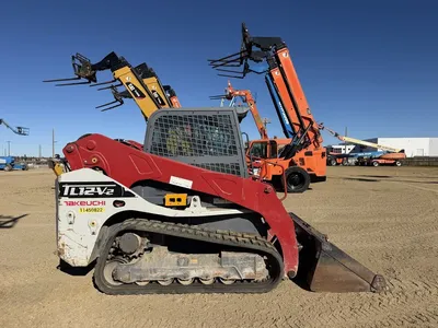 Used 2022 TAKEUCHI TL12V2 CR VERTICAL LIFT SKIDSTEER Skid Steer Loaders Alberta CA | Adcock Equipment #1418139