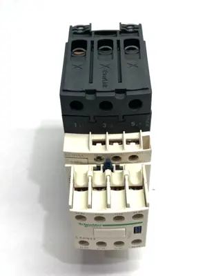 USED SCHNEIDER ELECTRIC TESYS CONTACTOR 65A 3-POLE W/ LADN22 AUX. CONTACT