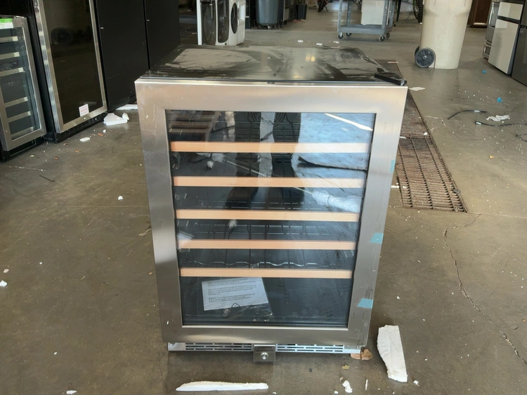 Used VINOTEMP VT-51SZ01SS Display Refrigerators Michigan US | Miedema Asset Management Group #1761113