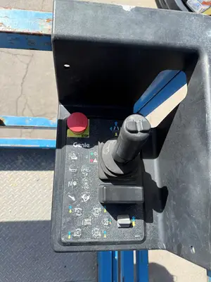 USED 2015 GENIE GS-5390 RT