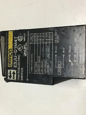 USED OMRON E3JU-D1M4T