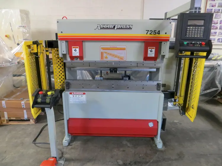 New | in-Stock ACCURPRESS _UNKNOWN_ Press Brakes New York US | Federal Equipment 31 #205115