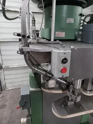 USED KAPS-ALL INLINE CAPPER MODEL E