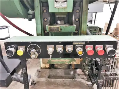 USED 1970 MINSTER MINSTER B1-32 PRESS