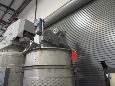 700 gallon Jacketed Stainless Tank with mixer