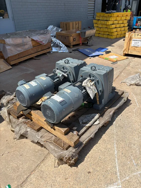 Used SEW-EURODRIVE R137 CV160M4/BM/TF/V/AV1H Servo Motors South Carolina US | ESS Industrial Equipment Sales #926896
