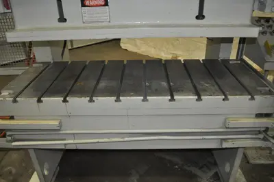 USED 1995 BLISS C2-60
