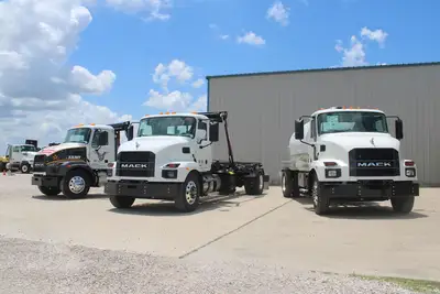 New | in-Stock 2027 MACK MD7 Rolloff Trucks Texas US | Roll Off Truck World #1491910