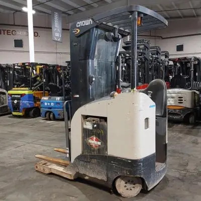 USED 2016 CROWN RR5725-45