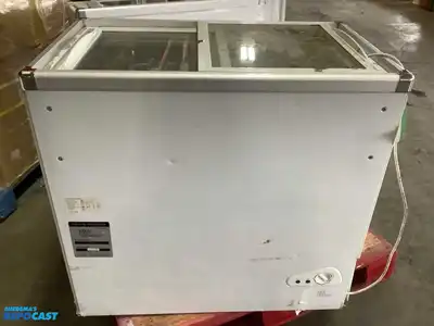 MMI Refrigeration CLR-CSTM-1001 5.5 cu. Ft chest coolers, 30”x32”x19-3/4” model #XS-160YX