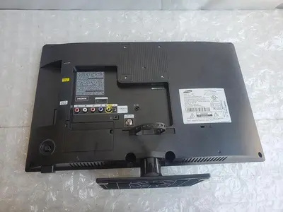 SAMSUNG UN19F4000 LED TV