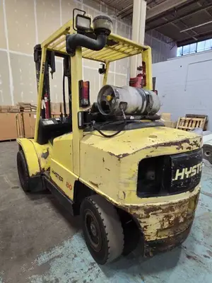 2001 Hyster H80XM 8000lb Pneumatic LP Forklift