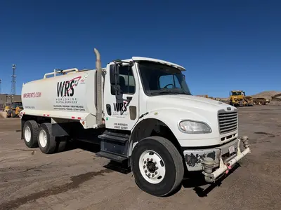 USED 2019 Freightliner M2 106