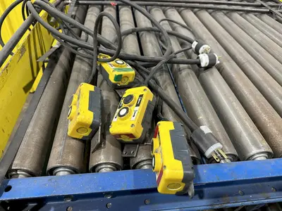3,000 LBS X 48" X 48" ROTO-MAX HYDRAULIC SCISSOR LIFT TABLE W/ ROTARY LEWCO ROLLER CONVEYOR TOP, 110 VOLT: STOCK #20877