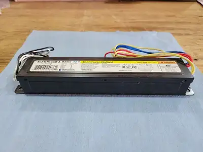 USED UNIVERSAL LIGHTING B234SR120M-A BASIC-12