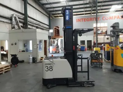 USED 2018 CROWN SP4050-30