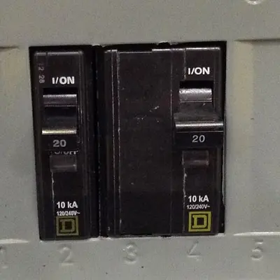 USED SQUARE D QO8-16L100DS