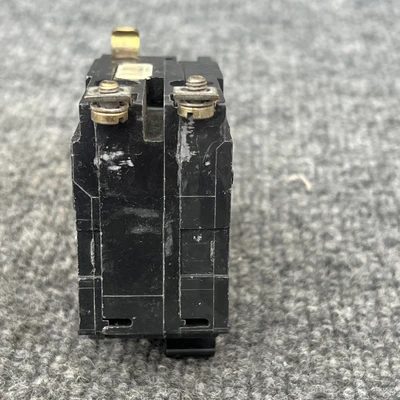 Used Square D Q0220 Circuit Breakers California US | Davliegogo LLC #1705964