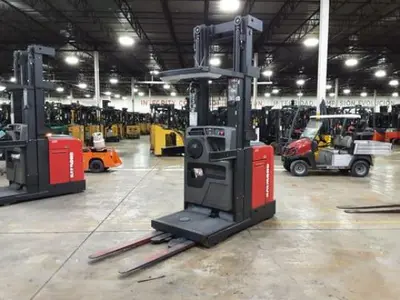 USED 2018 RAYMOND 560-OPC30TT