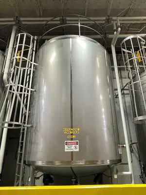 MUELLER 9000 Gallon Holding Tanks | Envoy Equipment LLC (1)