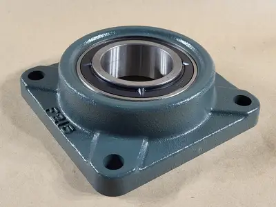 NEW NTN UKF215D1