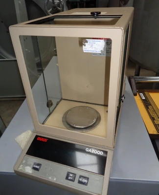 OHAUS GA200D balance