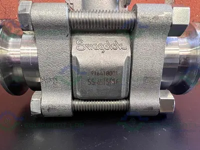 USED SWAGELOK SS-65TSC16 STAINLESS STEEL BALL VALVE W/ 1" SANITARY FITTING