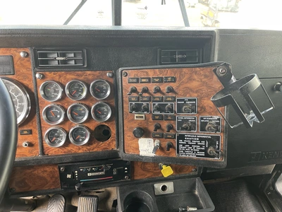 Used 2000 KENWORTH T800 TRI-AXLE DUMP TRUCK Dump trucks Michigan US | Miedema Asset Management Group #1436985