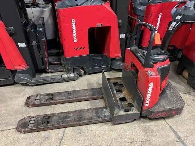 Used 2015 RAYMOND 8410 Pallet Jacks Illinois US | Somerset Equipment Sales #1542994