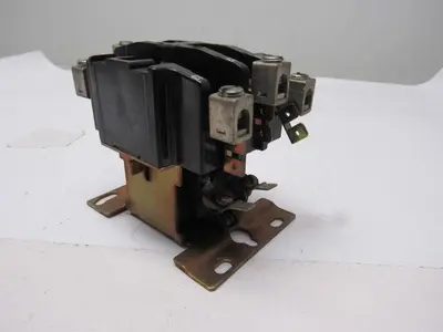 Furnas 42CE35AJ223 Ser A 600V 15Hp MAX 24V Coil Definite Purpose Controller