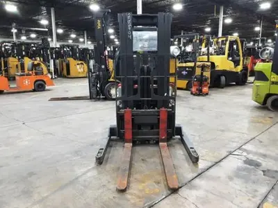 USED 2017 RAYMOND RSS40
