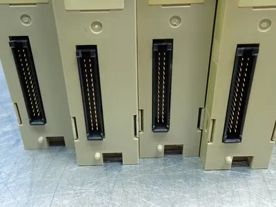 USED OMRON C200HOD212