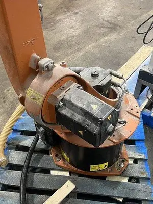 USED 2011 KUKA KR 16-2 S