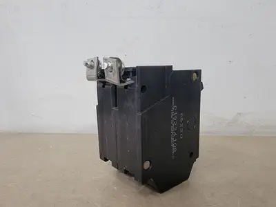Used GENERAL ELECTRIC THQB220 Switchgears British Columbia CA | Lenmark #294485