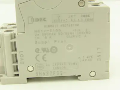 IDEC NC1V-2100 5 Amp Circuit Protector 2 Pole A Curve 250VAC/125VDC Lot of 9