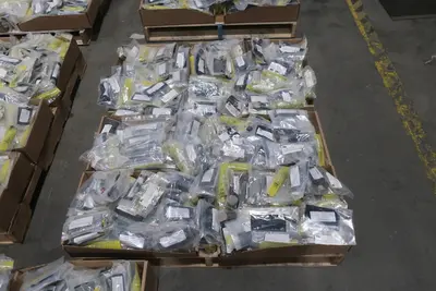 5 PALLETS OF ASSORTED SOURIAU PLUG KITS
