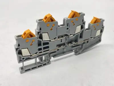 USED PHOENIX CONTACT DOUBLE-LEVEL TERMINAL BLOCK 3205116 BOX OF 50