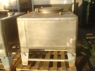 450L S/S Rectangular Bison Portable Storage Tanks