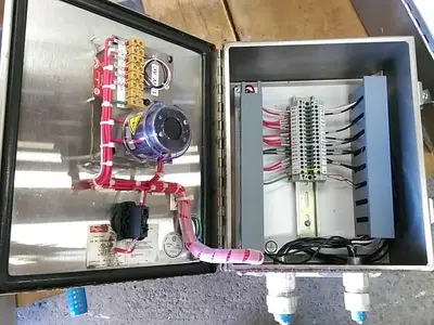 USED 2007 WESTERN INTEGRATED MAIN PLC CABINET
