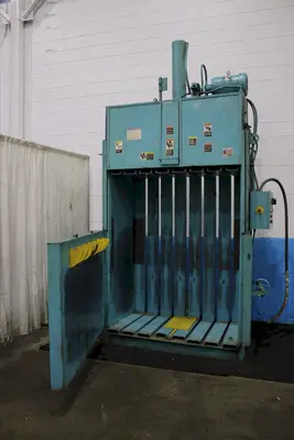 60" X 30" INTERNATIONAL PRESS & SHEAR MODEL IVB-606HD CARDBOARD BALER