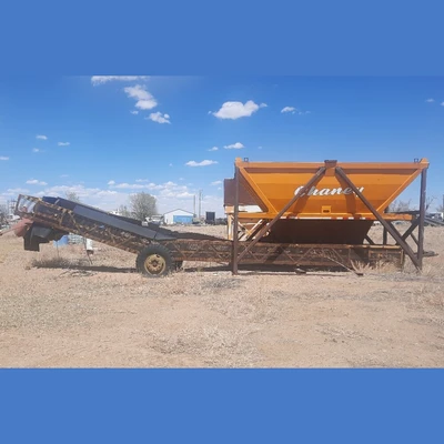 20yd. Chaney Hopper with Conveyor