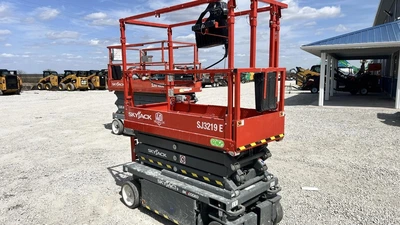 USED 2025 Skyjack SJ3219E