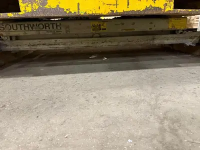 USED SOUTHWORTH LIFT TABLE