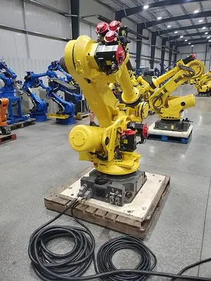 USED 2012 FANUC R-2000IB/210F
