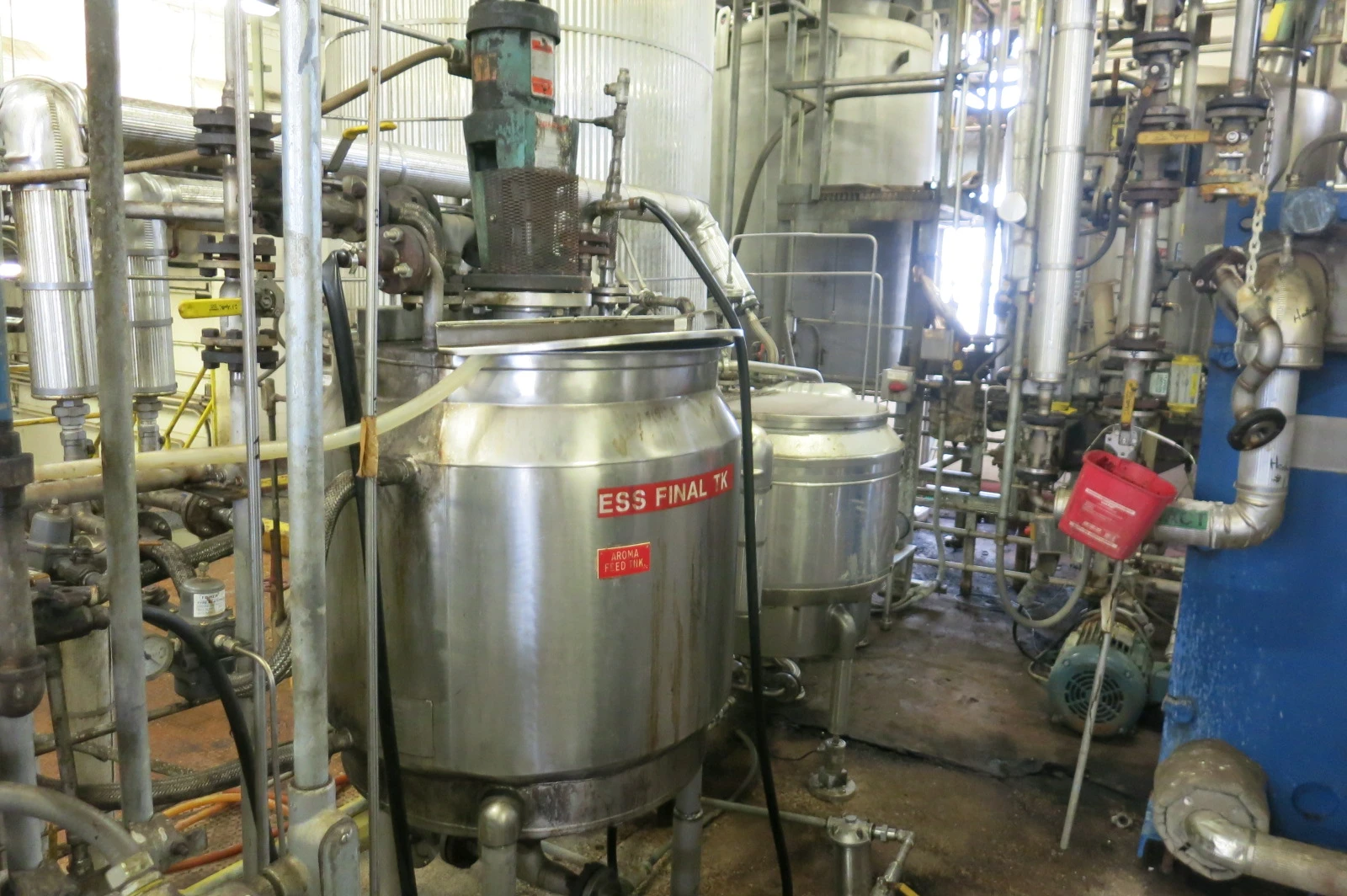 200 gal APV stainless Aroma Tank, jacketed, lightning mixer