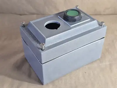 NEW ALLEN-BRADLEY 800H-2HZ4R
