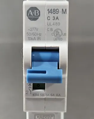 Allen Bradley 1489-M1C030. Ser D. Circuit Breaker. 4E-22