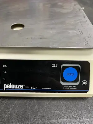 Used Rubbermaid Used Rubbermaid® Pelouze® FS2P Digital Portion Control Scale-2lb Food Scales Illinois US | Falcon Restaurant Supply #1376353